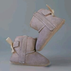 UGG Pink Suede Infant Slip On Baby Booties Boots Size US‎ 0/1